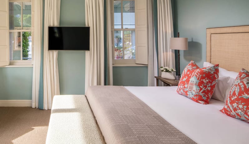 LE QUARTIER FRANCAIS - POOL SUITE BED